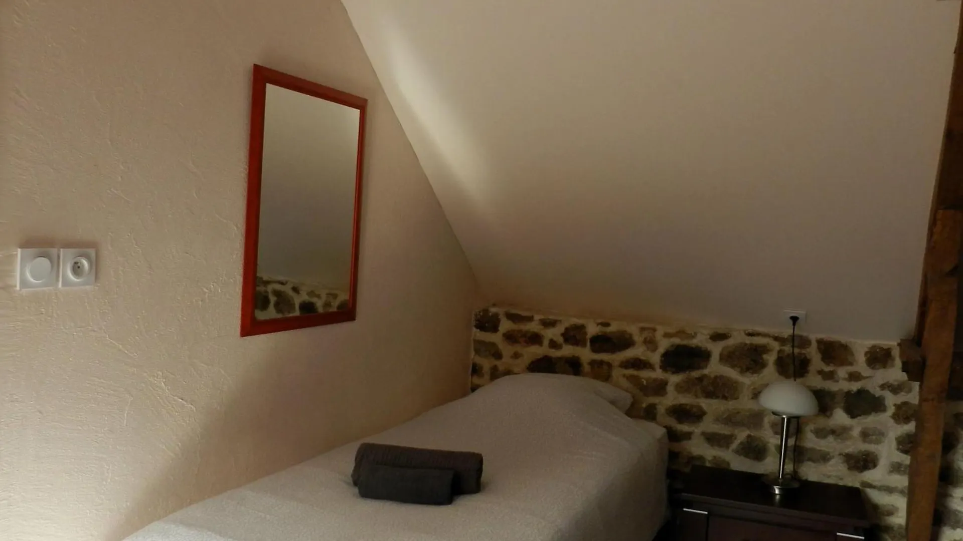 Loft Au Coeur De Becherel Apartment